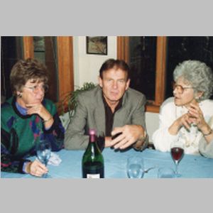 Arlene_&_Joe_Kish_&_Liz_Munro_Christmas_1992_at_Pat_Koprivas_House_w.jpg