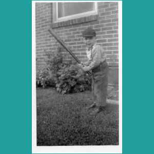 09_Rob_Kish_in_backyard_Prospect_St_Flint_MI_Sept_1957_w.jpg